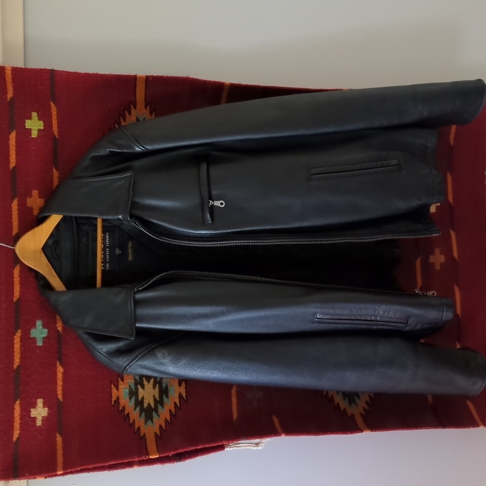 Wilson Leather Jacket With Zippered Thinsulate Linng Like New Condition